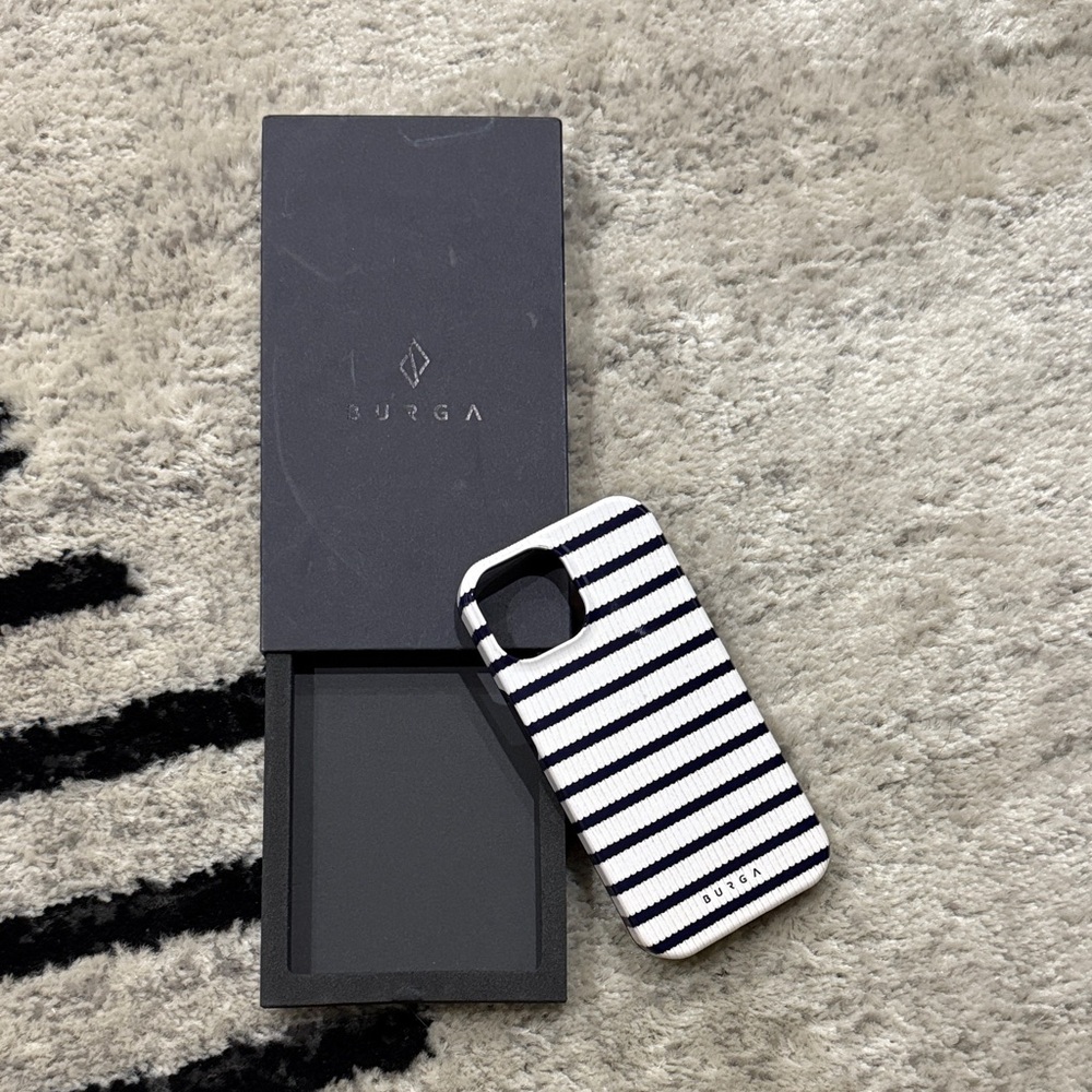 iPhone 15 - Burga Navy Blue & Off White (Cream) Striped Phone Case